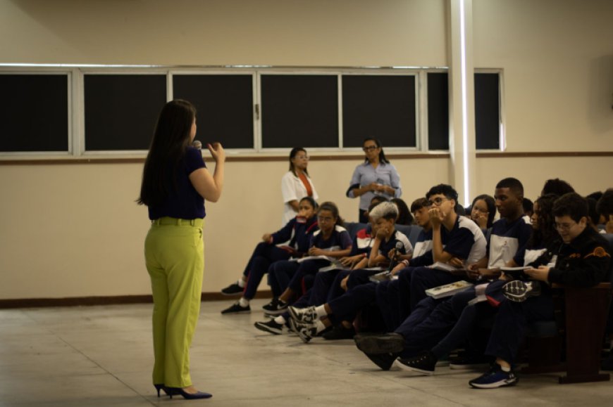 Mulheres na Ciência: Salesiano Aracaju promove palestra educativa para alunos dos 8º anos do Ensino Fundamental