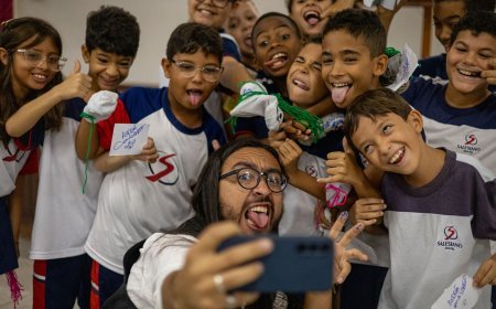 Alunos do Colégio Salesiano conhecem escritor sergipano