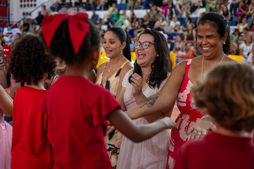 Emoção e carinho marcam o Dia das Mães no Colégio Salesiano Aracaju