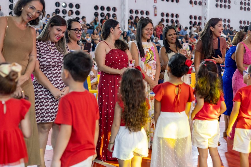 Emoção e carinho marcam o Dia das Mães no Colégio Salesiano Aracaju