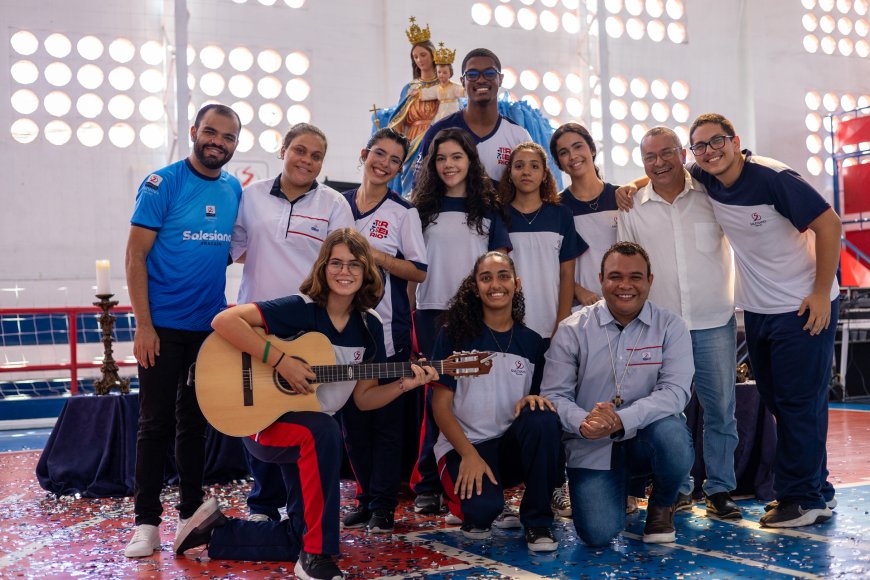 Colégio Salesiano celebra a festa de Nossa Senhora Auxiliadora 
